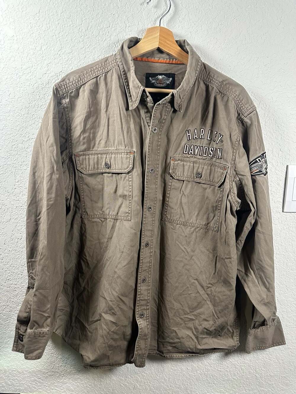 Harley-Davidson Long Sleeve Shirt Size XL Taupe Embroidered Patches